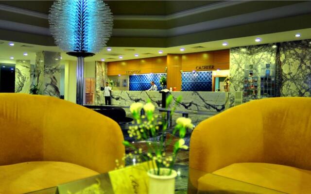 Maritim Hotel Saray Regency