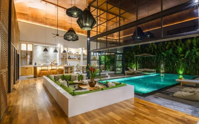 Villa Mango 3 - Amazing 4-bdr Villa in Berawa ! PERFECT LOCATION !