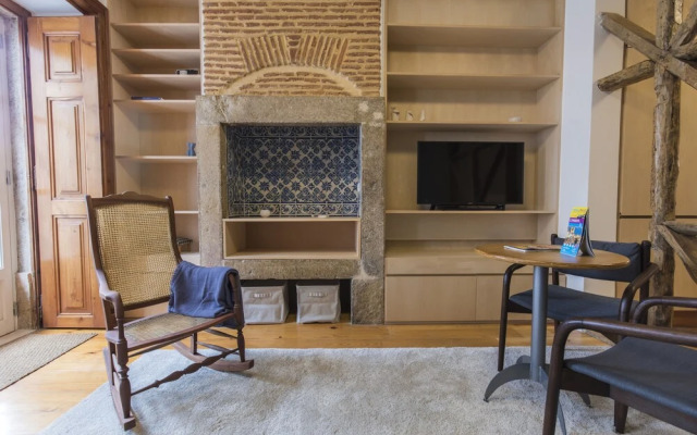 Rustic Flat at Lisbon's Heart