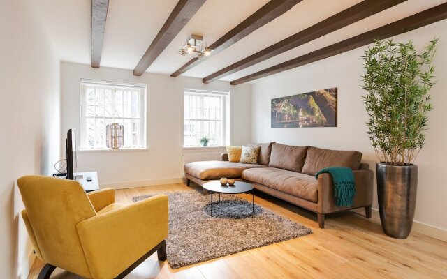 Canal Garden Apartment