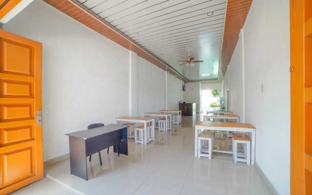 Super OYO 90457 Anara Residence & Guest House