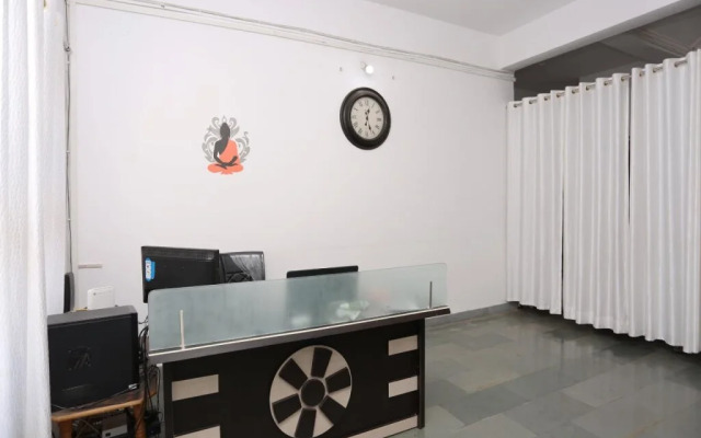 Singing Birds Home Stay By OYO Rooms