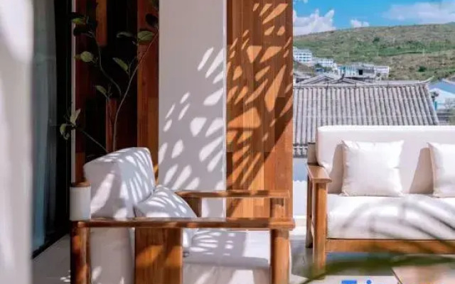 Dali 9958 Scenic Hotel