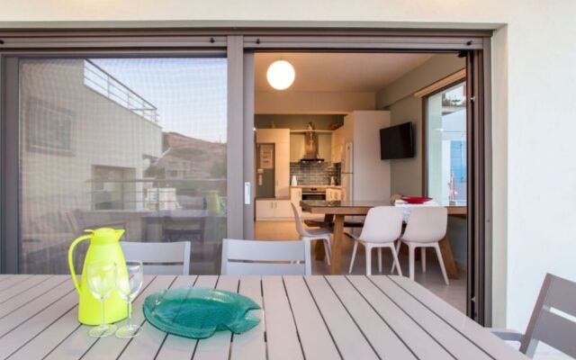 Luxurious Rikas Villa
