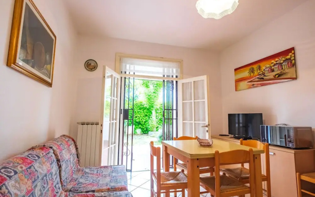 House in Residence With Garden With Gazebo and Barbecue