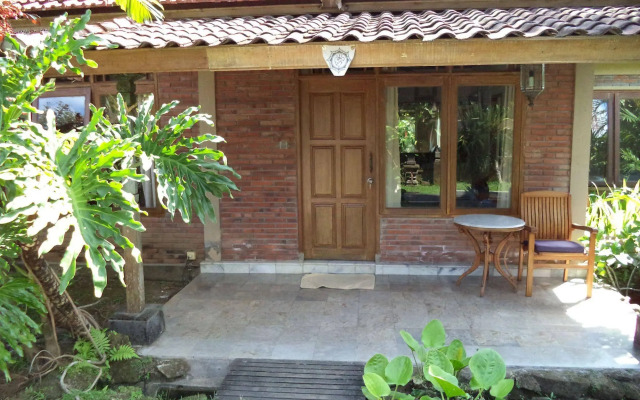 Lokasari Bungalows Spa & Gallery