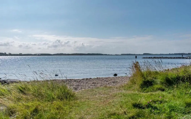 Modern Suite Near Beach