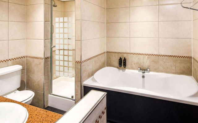 Mercure Chester Abbots Well Hotel