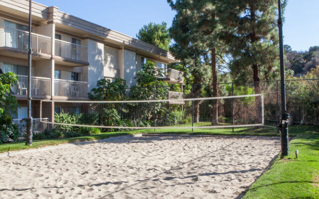 Toluca Hills Apartments By Avalon