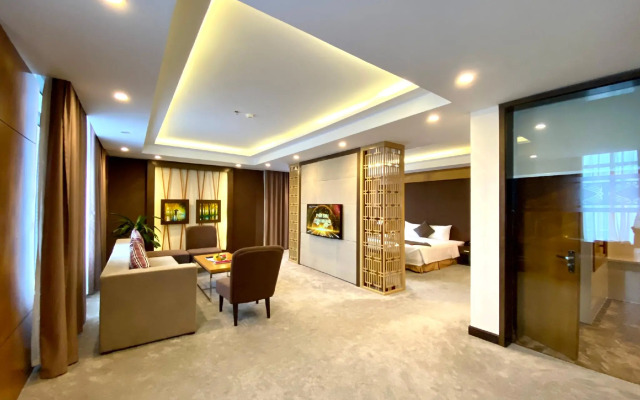 Muong Thanh Luxury Nhat Le Hotel
