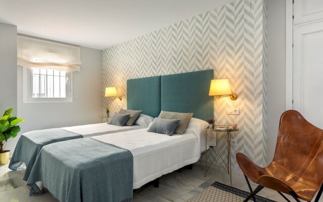 Luxury 3 Bd Apartment Next to the Cathedral. Constitución III