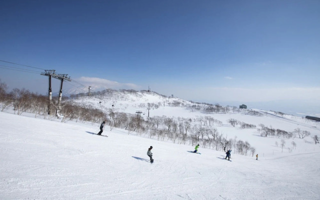 Hinode Hills Niseko Village