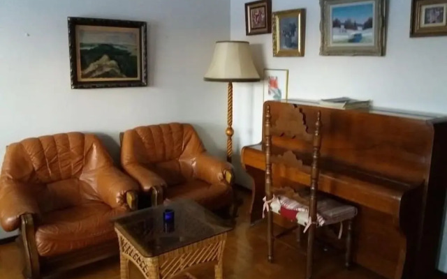 Spacious 4 Room Apartment & Sauna