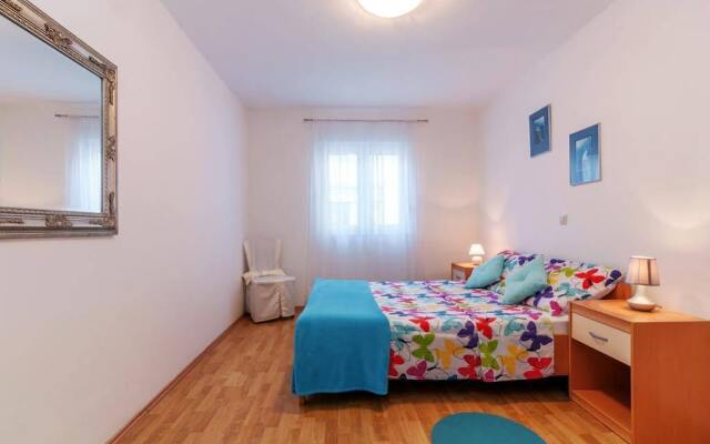 Apartment Biserka