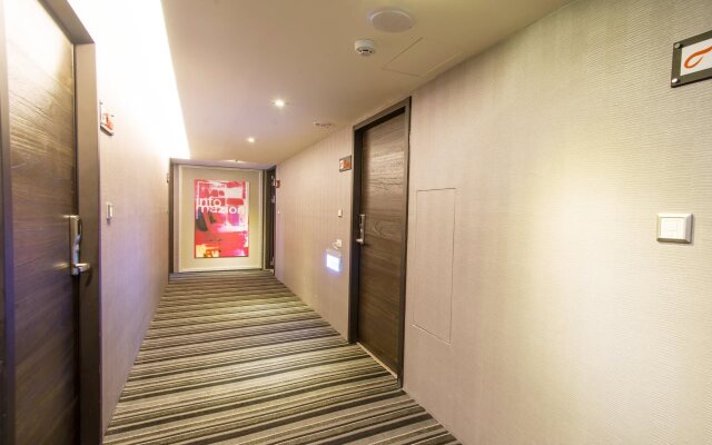 Ren Mei Fashion Hotel