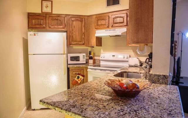 Clean Hole IN ONE Golf Condo