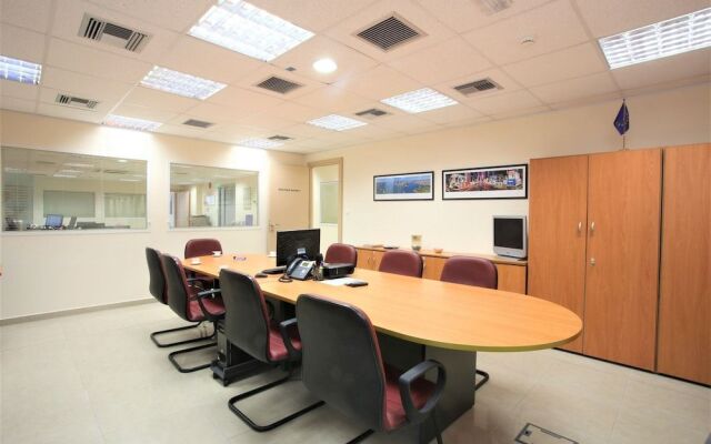 GK Airport Suites - Free Shuttle