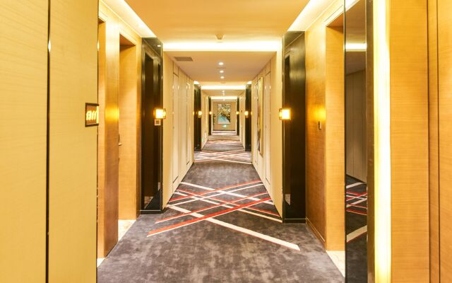 Huayu Landmark Hotel
