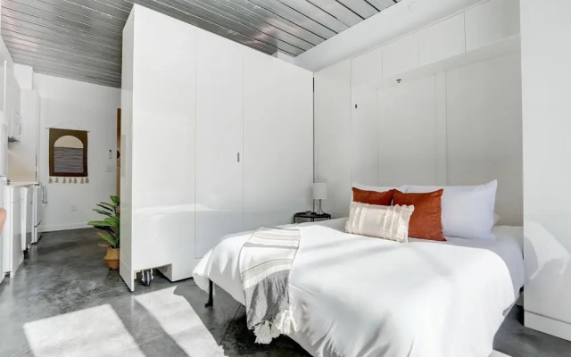 FRONTDESK Mikros on Ashbury Micro Apts Cleveland