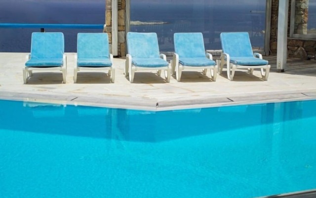 Villa Adonis