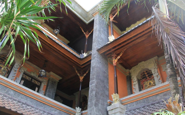 Stana Puri Gopa Hotel