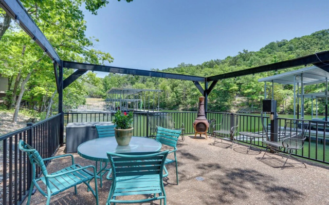 Spacious Decks & Dock: Margaritaville Home!