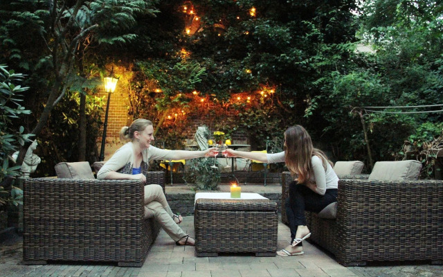 Floris Hotel
