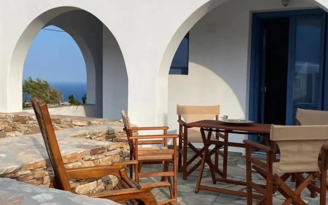 Folegandros Enchanting Cycladic Home Sunset Views