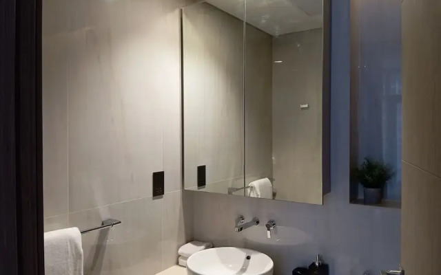 Luxury 1BR in Peninsula Five by Bespoke