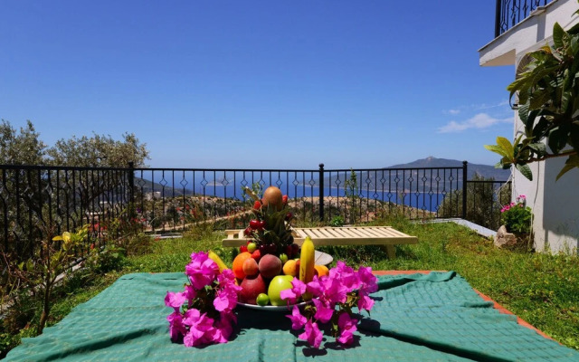 Villa Baris by Akdenizvillam