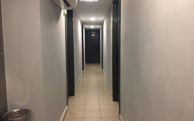 OYO 89979 Diamond Hotel