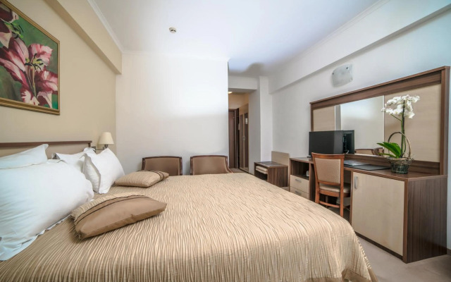 Hotel Saturn