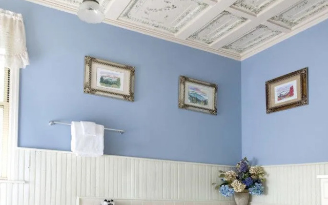 The Reynolds Mansion