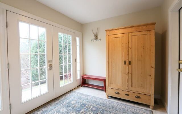 Upscale 3BR Topnotch Overlook