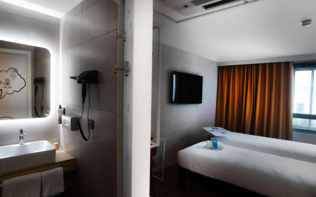 ibis Styles Clermont Ferrand Le Brezet Aeroport