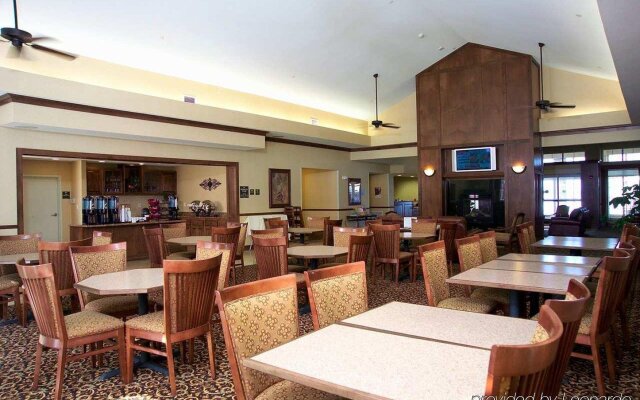 Homewood Suites by Hilton Fargo