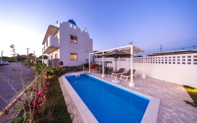 Crystal Villa Ikema