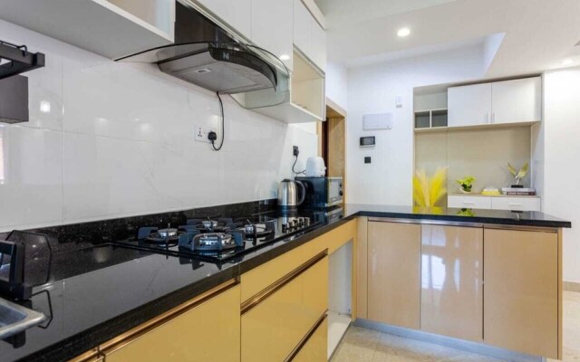 Stay.Plus Splash of Glam Lavington