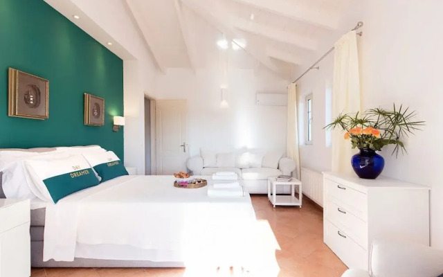 Villa Al'Azraa  by CorfuEscapes