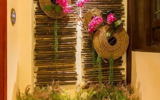 Yurong West Lake Cottage Resort