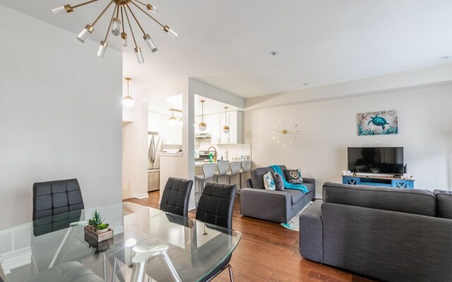 GLOBALSTAY. Modern Townhomes on Lake Ontario