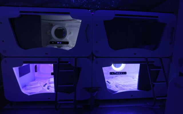 SubSpace Hostel