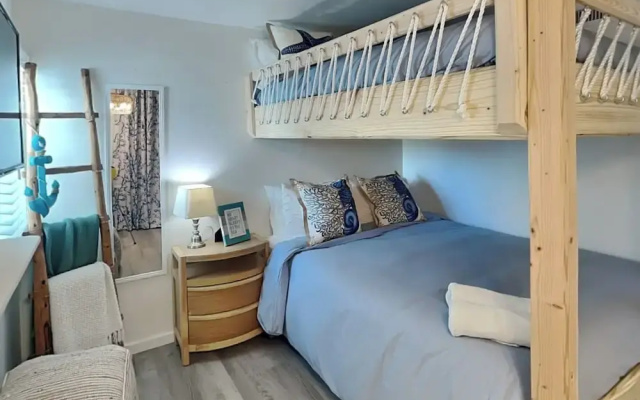 The Wave Cave by Silver Sands Vacation Rentals