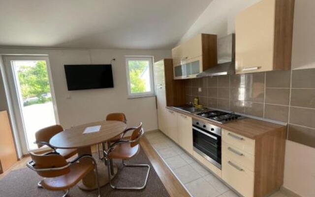 Petros Apartments Pag