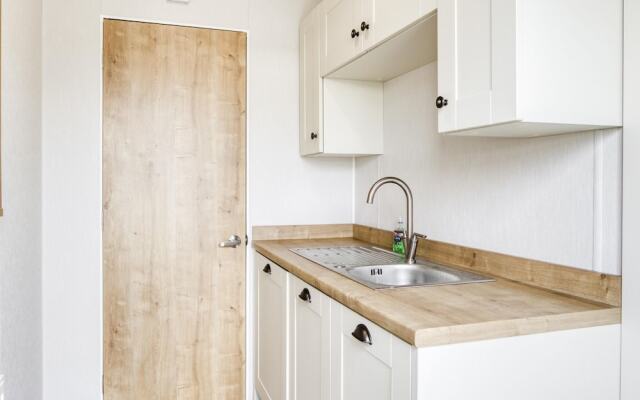 Cosy Home in Hastings With Balcony
