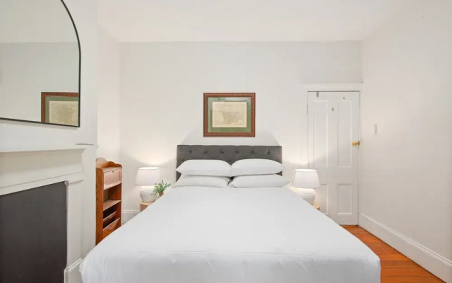 Stylish 2-bed House With Private Courtyard