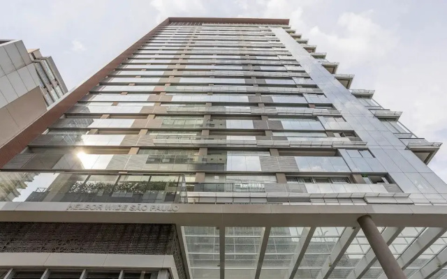 Apt w/ Balcony & View, 280m From the Metro Hbw2317