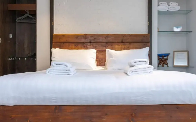 Host Stay Grafton Copper