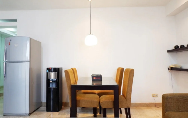 Strategic Location 2Br Park Royale Apartment