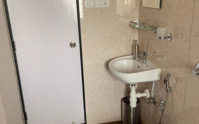 Comfortable & Relaxing Stay In Bandra East
